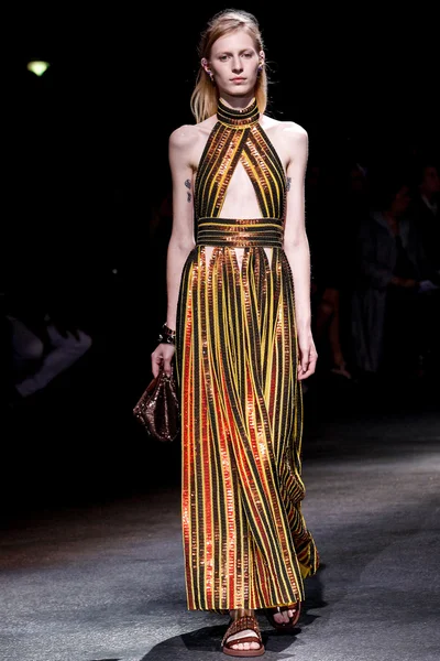 Look 46